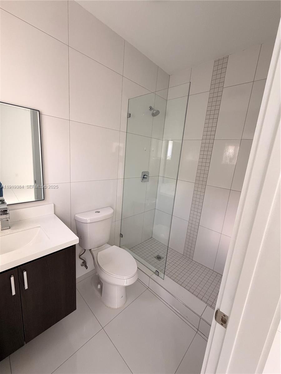 KINGS COURT - Residential