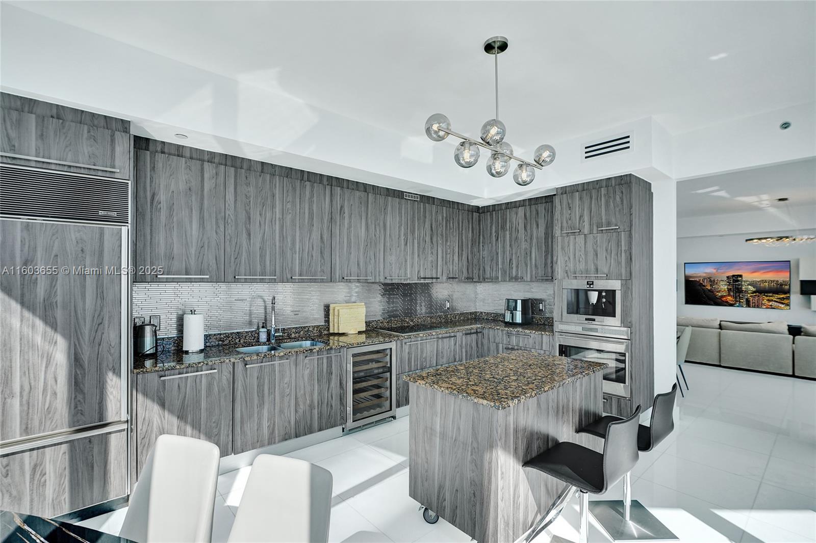 TDR TOWER III CONDO - Residential Lease