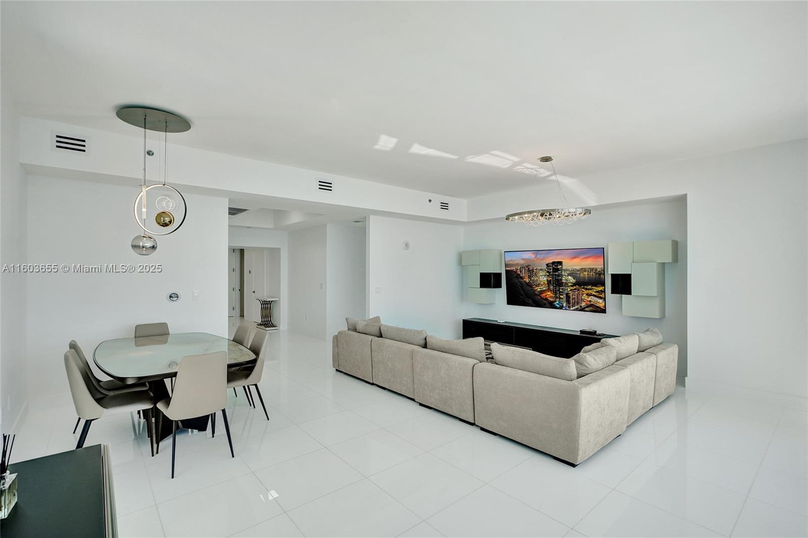 15811 Collins Ave 2701