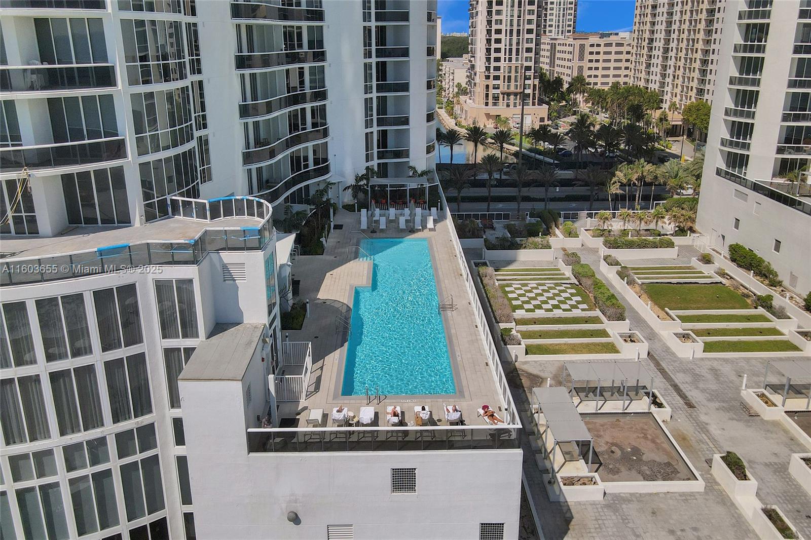 TDR TOWER III CONDO - Residential Lease