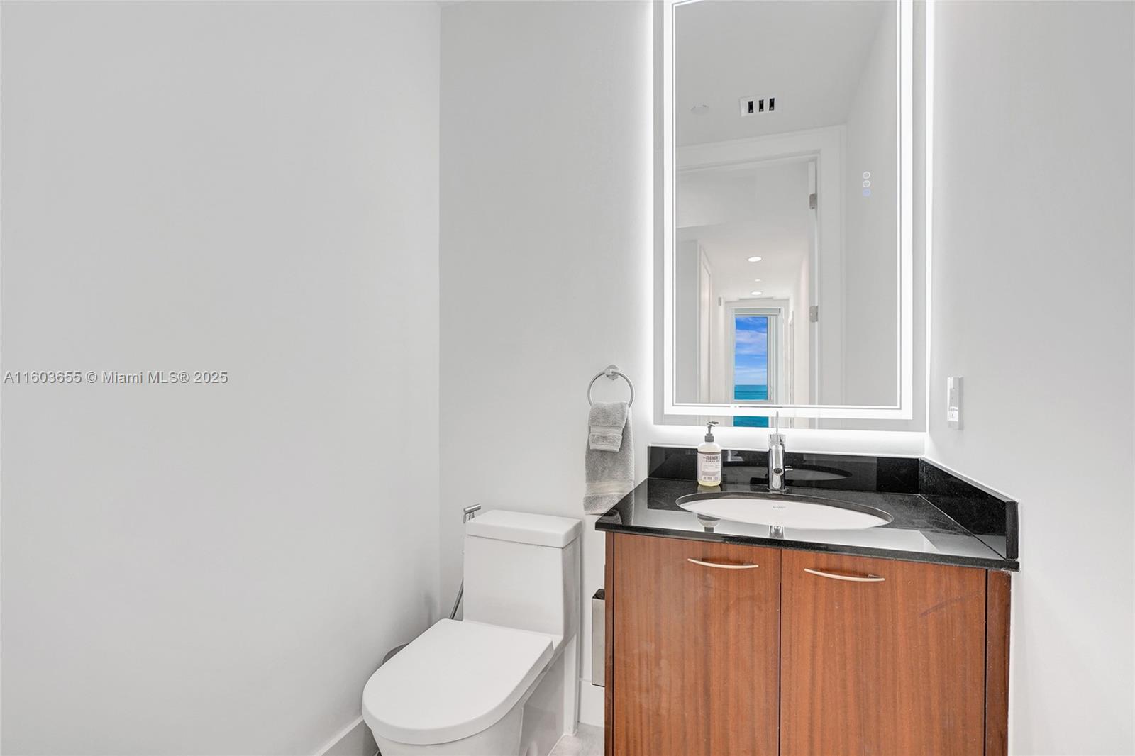 TDR TOWER III CONDO - Residential Lease