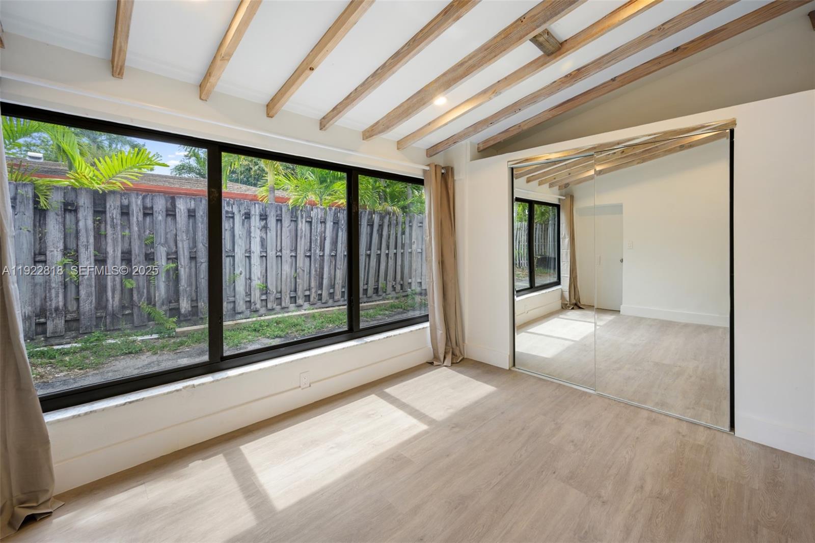 SUN RAY SUB - Residential Lease