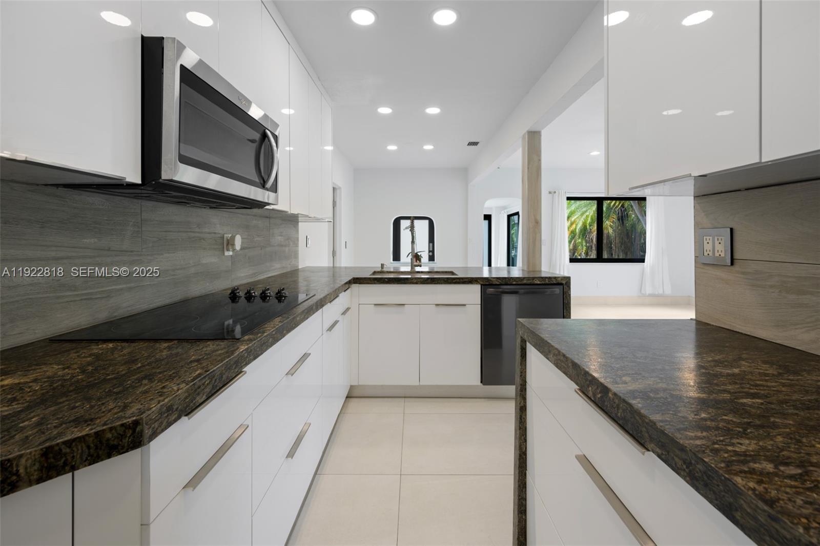 SUN RAY SUB - Residential Lease