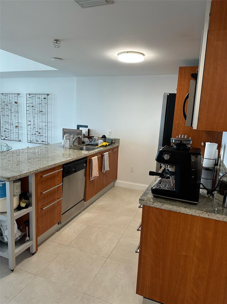 185 SW 7th St 4105