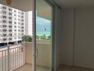 345 Ocean Dr 424