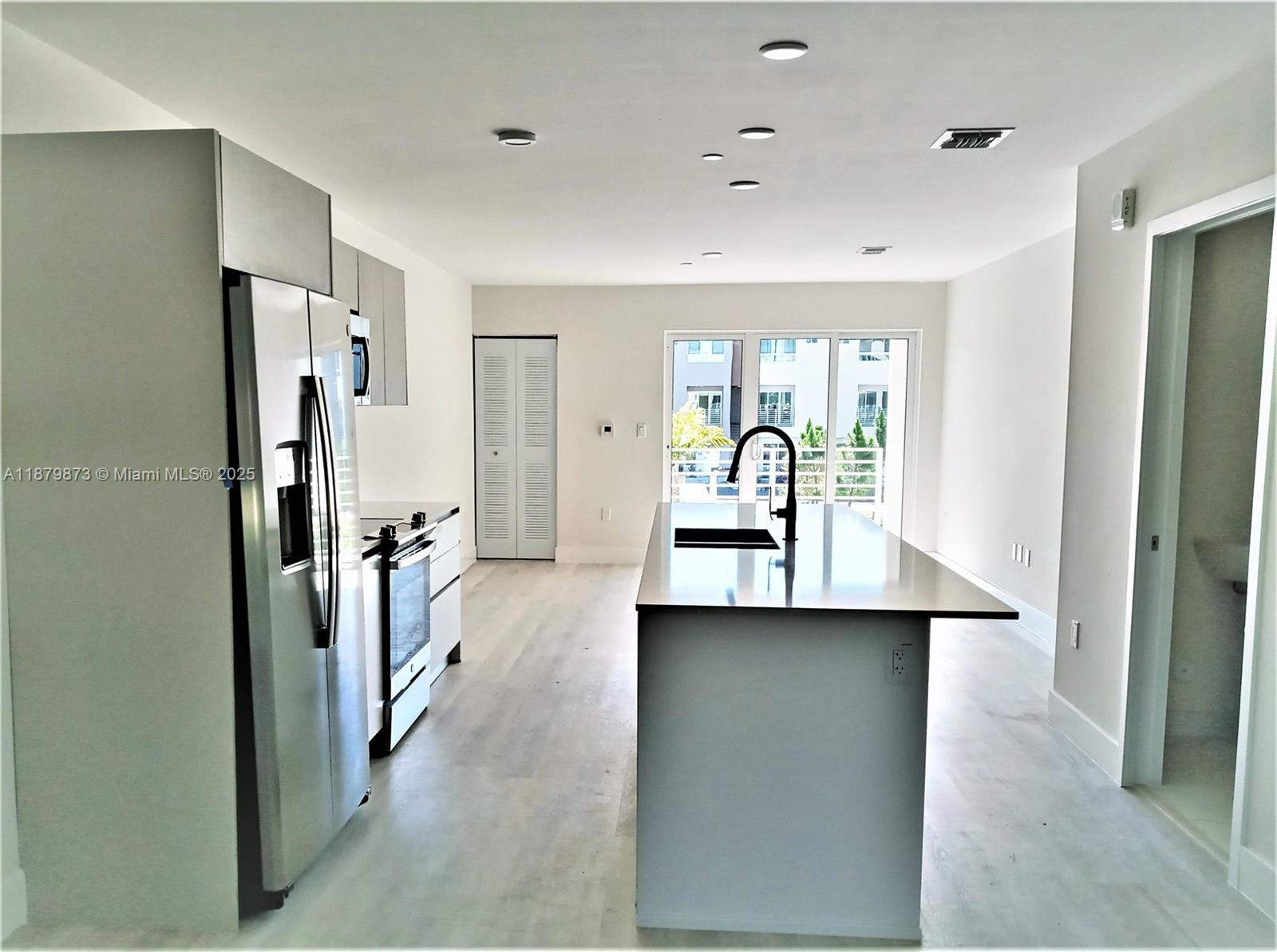 AVENTURA VILLAGE - Residential Lease