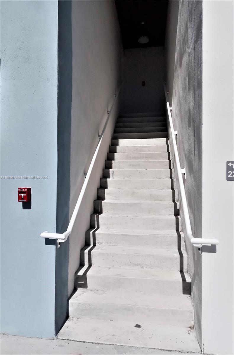 AVENTURA VILLAGE - Residential Lease