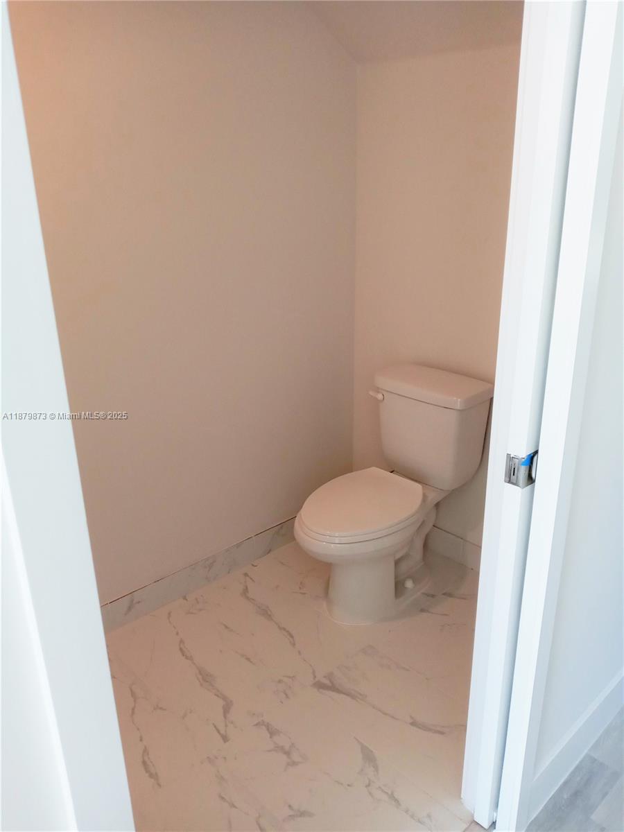 AVENTURA VILLAGE - Residential Lease