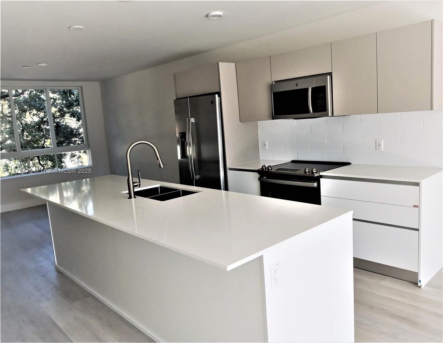 AVENTURA VILLAGE - Residential Lease