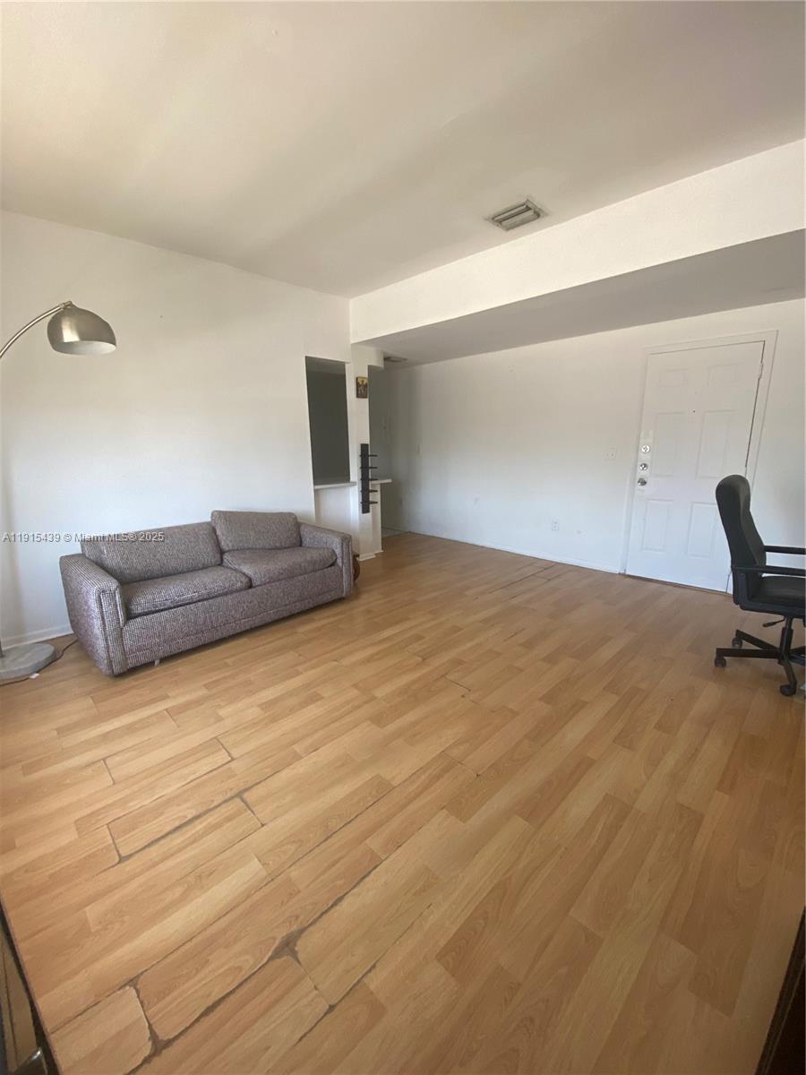 THE FLAMINGO CONDO - Residential