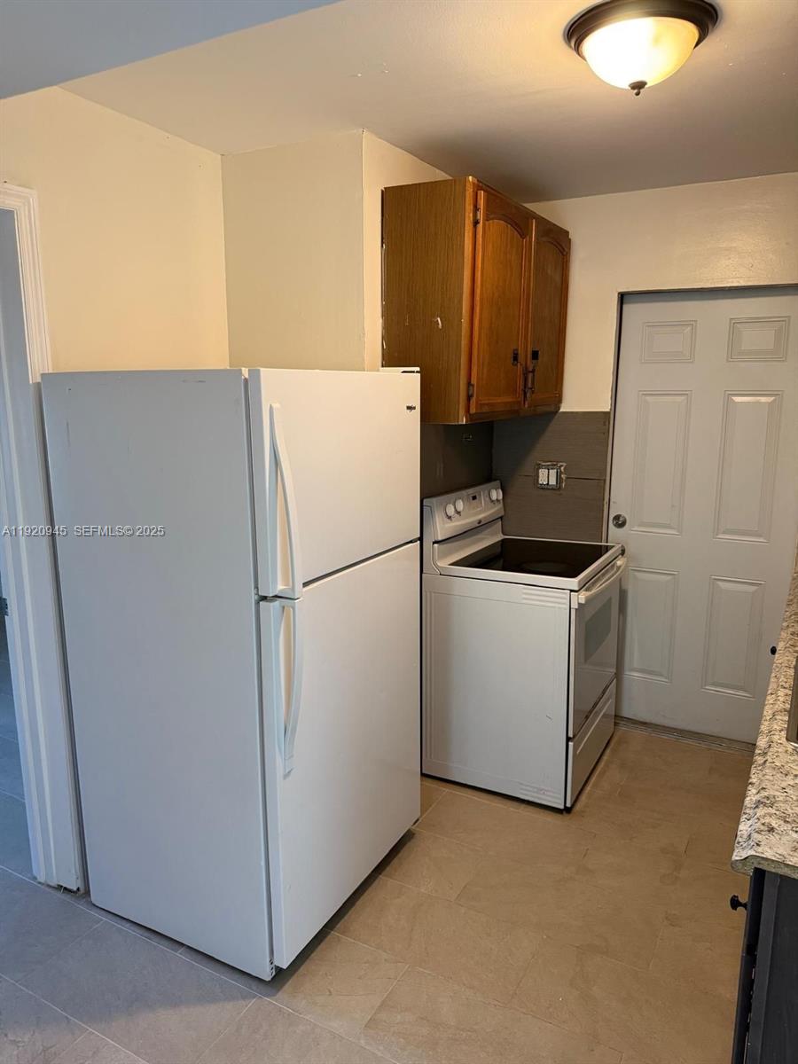 LINCOLN PARK FIRST ADD - Residential Lease