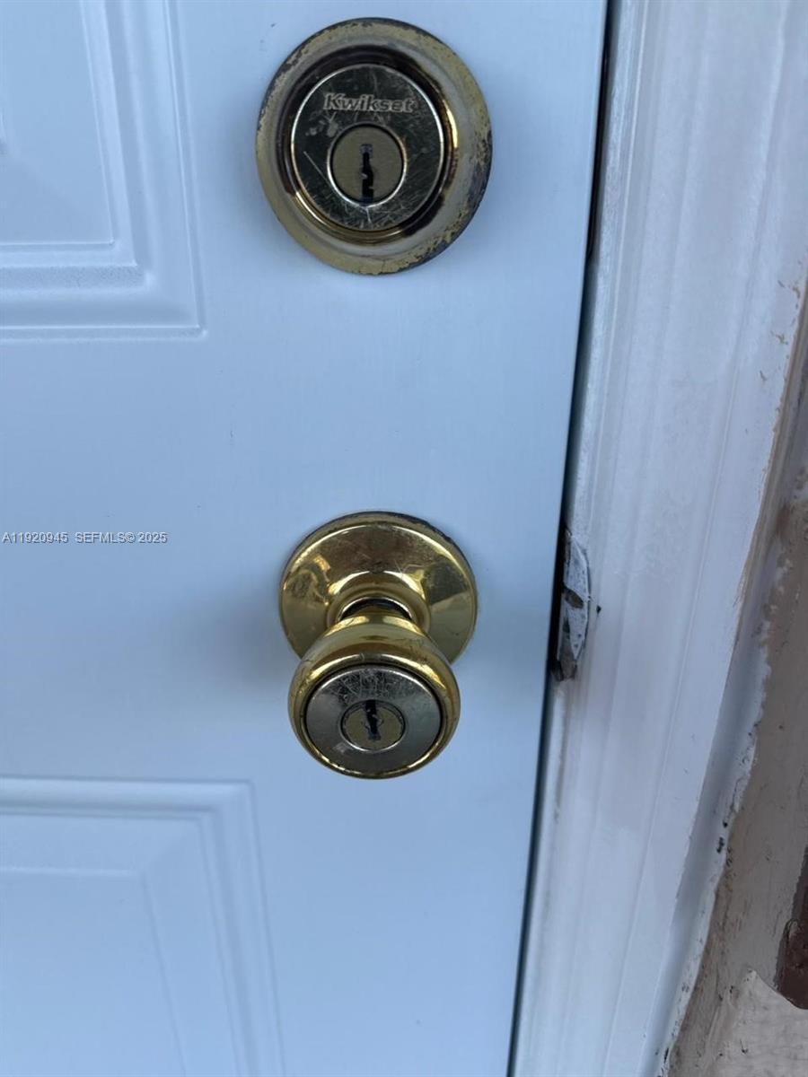 LINCOLN PARK FIRST ADD - Residential Lease