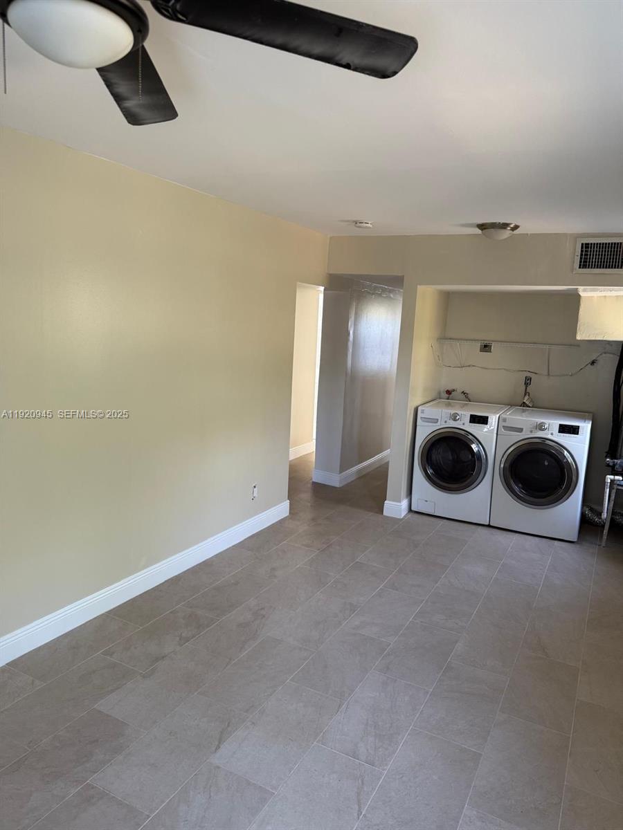 LINCOLN PARK FIRST ADD - Residential Lease