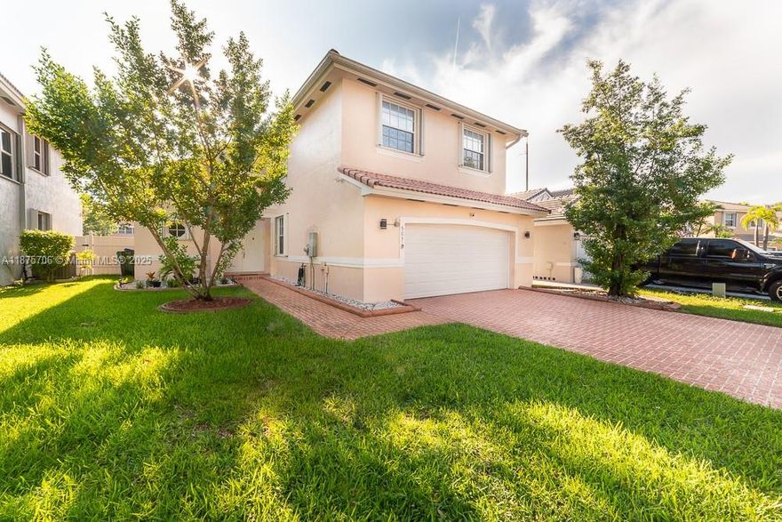 Move-in ready 4-bedroom, 2.5-bath home with a 2-car garage. Located in the highly desirable gated community of Huntington in Miramar. This spacious property features a bright open floor plan with vaulted ceilings, a formal living room, a great room, and a kitchen with stainless steel appliances and granite countertops. The primary suite offers a large retreat area, perfect for relaxation. Surrounded by A+ rated schools and with easy access to major roads including I-75, this home combines comfort, convenience, and a prime location.