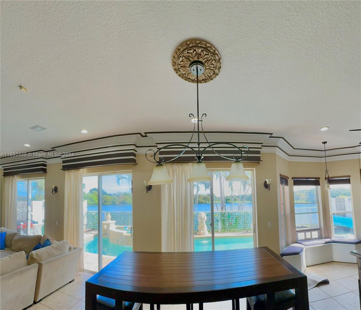 MAPLERIDGE - Residential