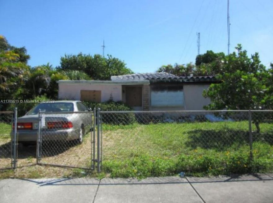 131 Miami Gardens Rd, West Park, FL 33023 SFR 2/2 1,105 sqft 10,316 lot size Year Built 1953 Vacant Fire damaged, buyer to assume unsafe structure