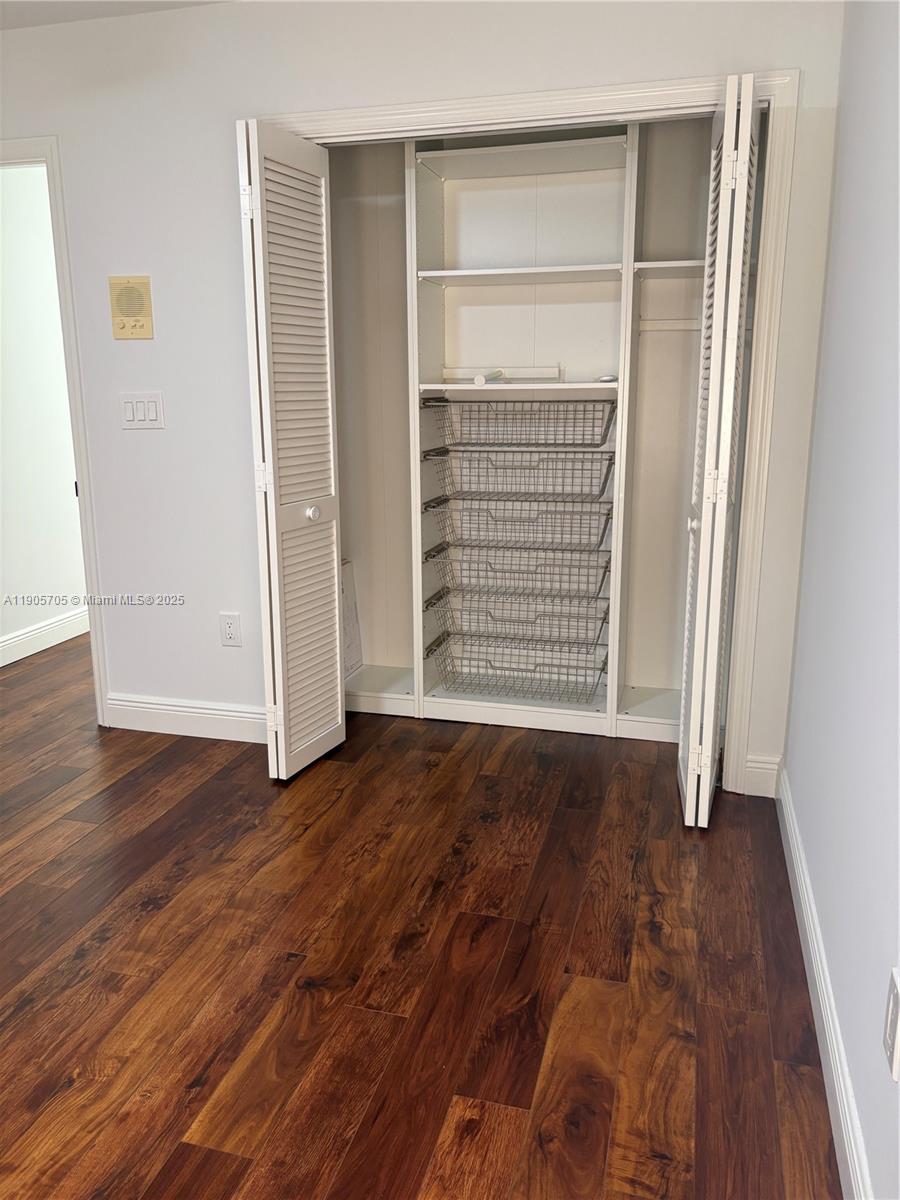 DORAL GLEN T-17816 - Residential Lease