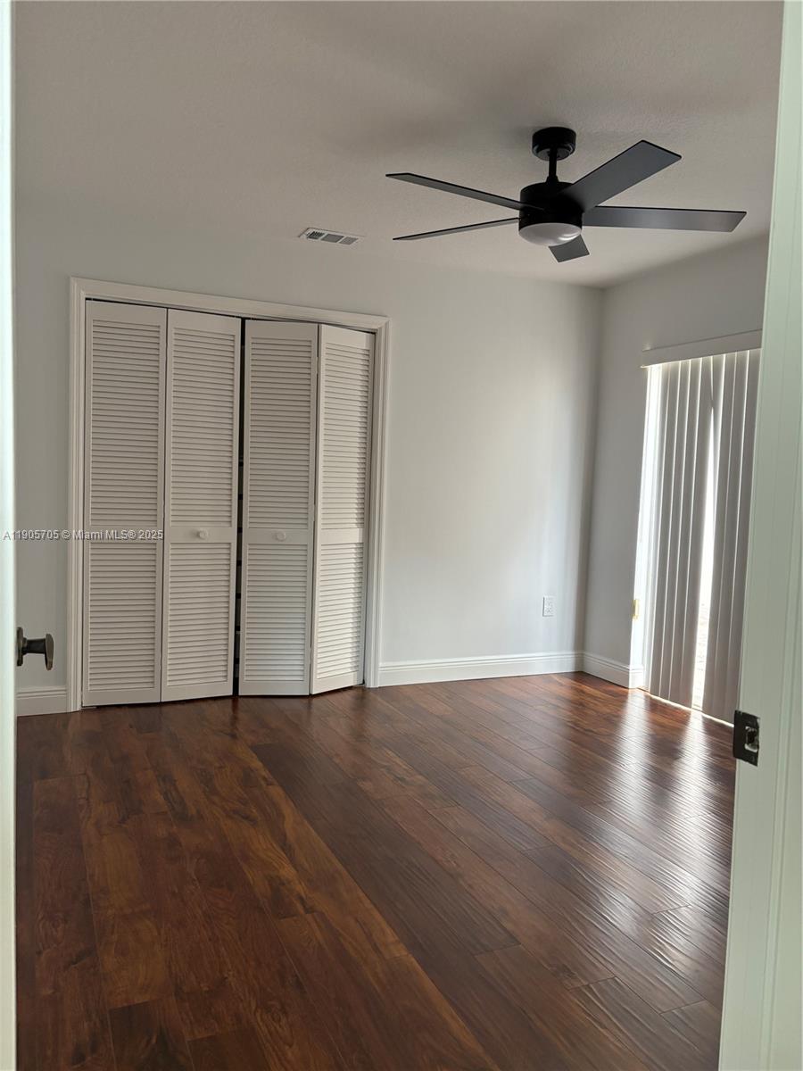 DORAL GLEN T-17816 - Residential Lease