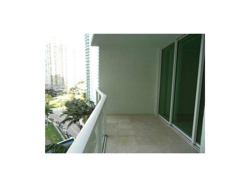 THE EMERALD AT BRICKELL C - Residential Lease