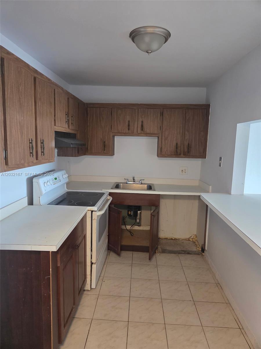4174 Inverrary Dr 805