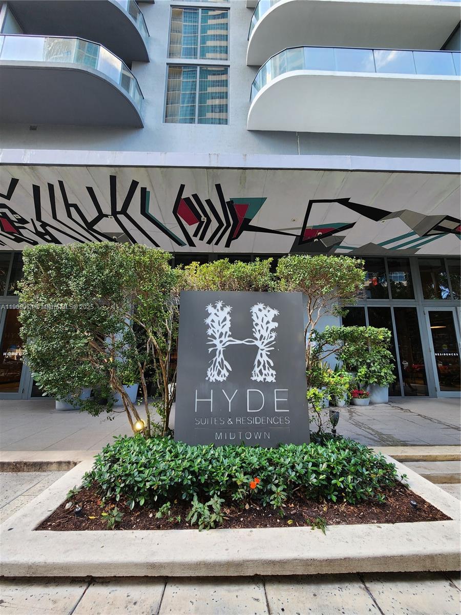 3401 MIDTOWN CONDO - Residential Lease