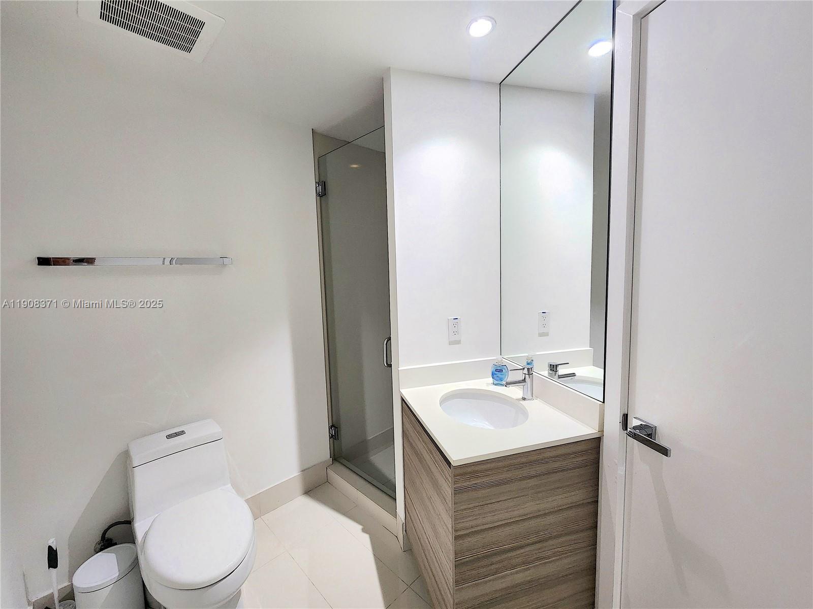 3401 MIDTOWN CONDO - Residential Lease