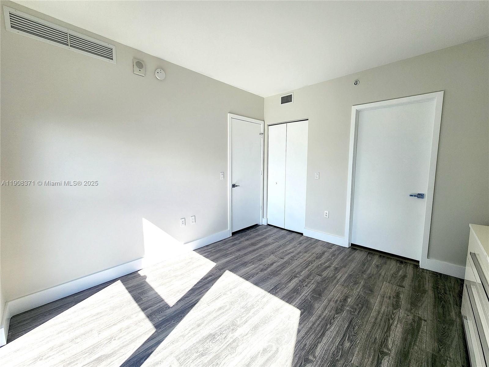 3401 MIDTOWN CONDO - Residential Lease
