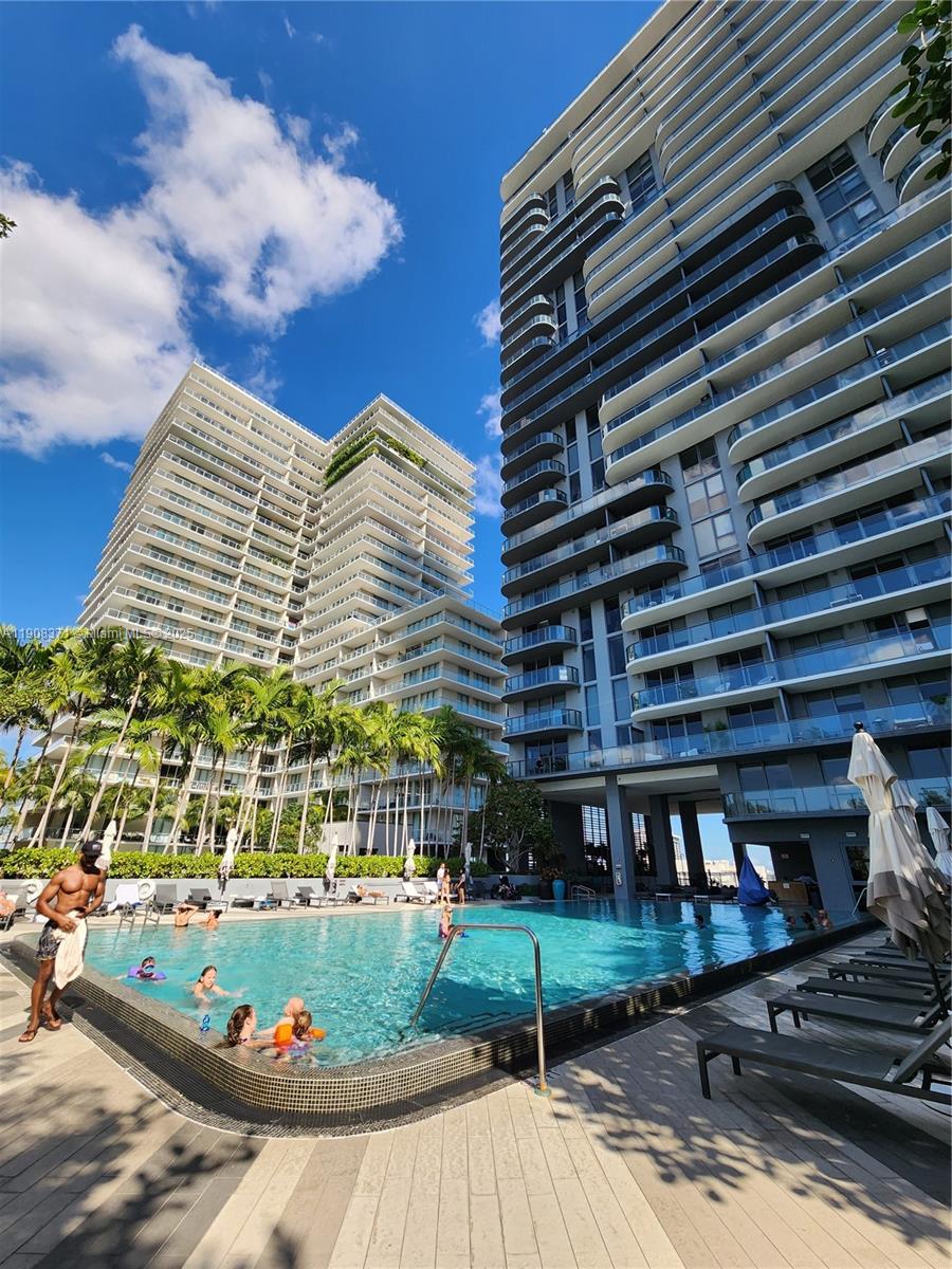 3401 MIDTOWN CONDO - Residential Lease