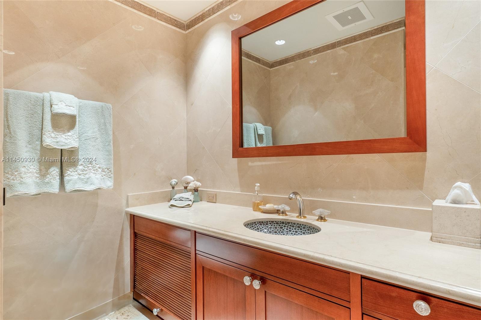 TURNBERRY OCEAN COLONY SO - Residential