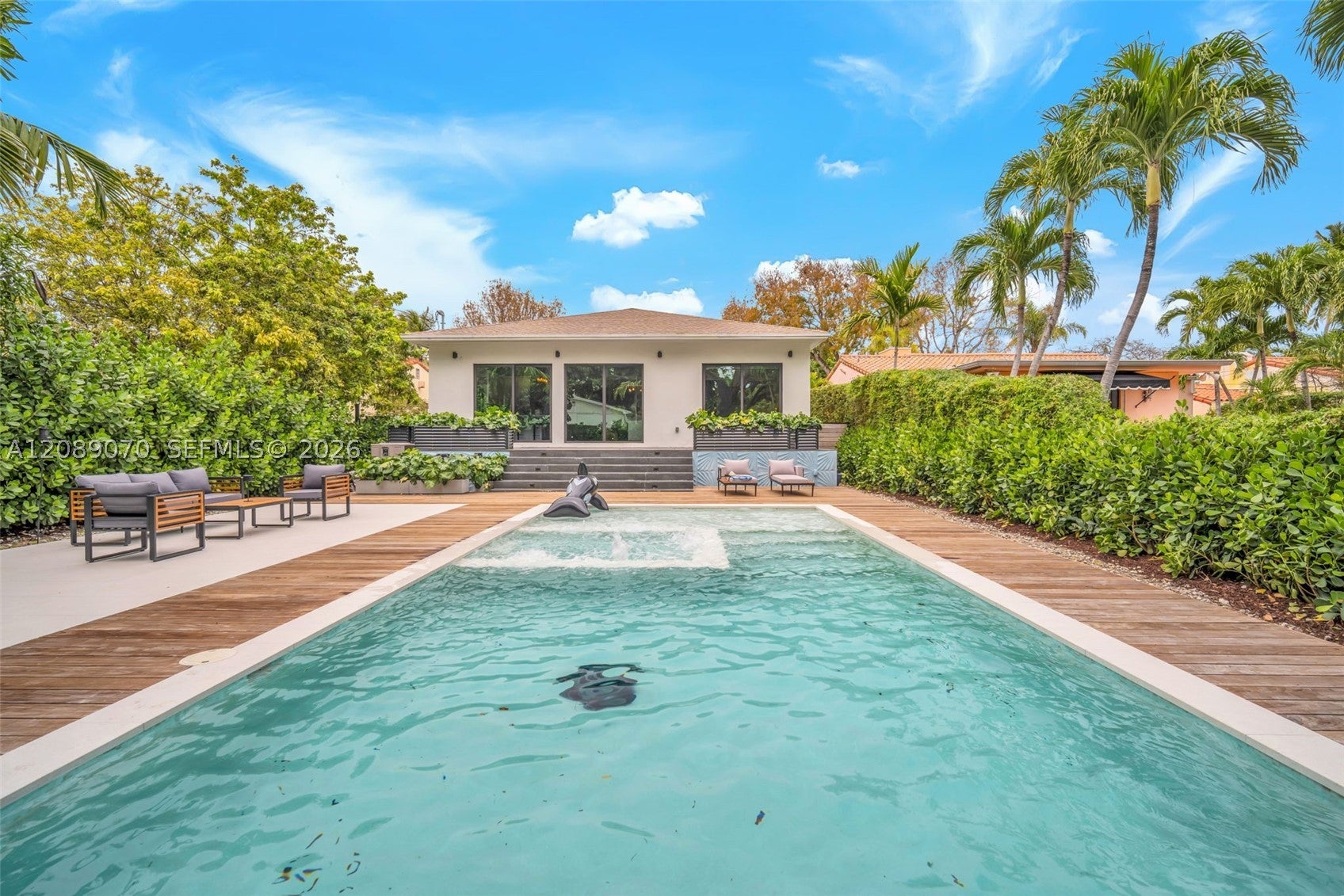 1430 SW 18th St