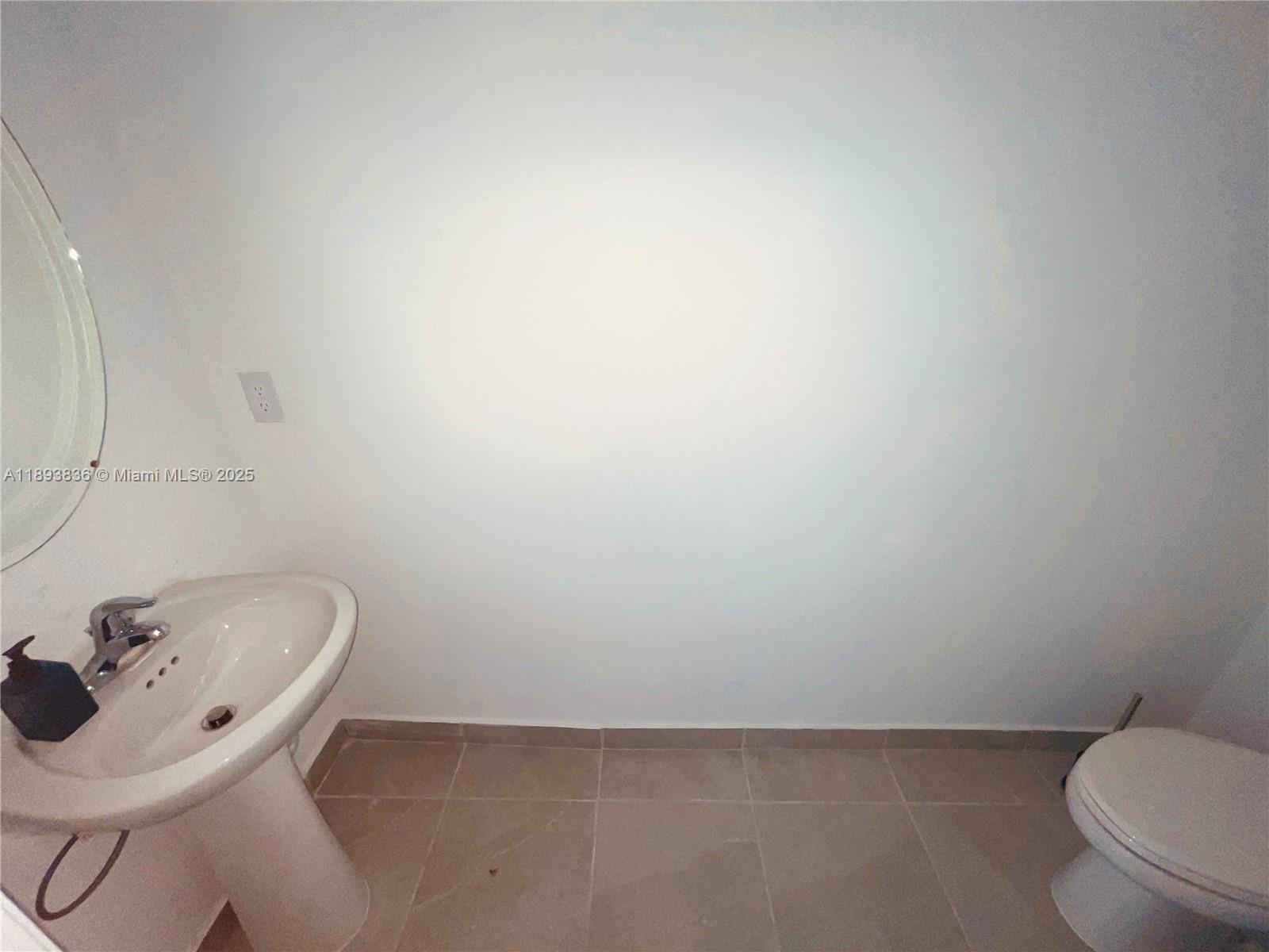 SILVER PALM RESIDENTIAL H - Residential Lease
