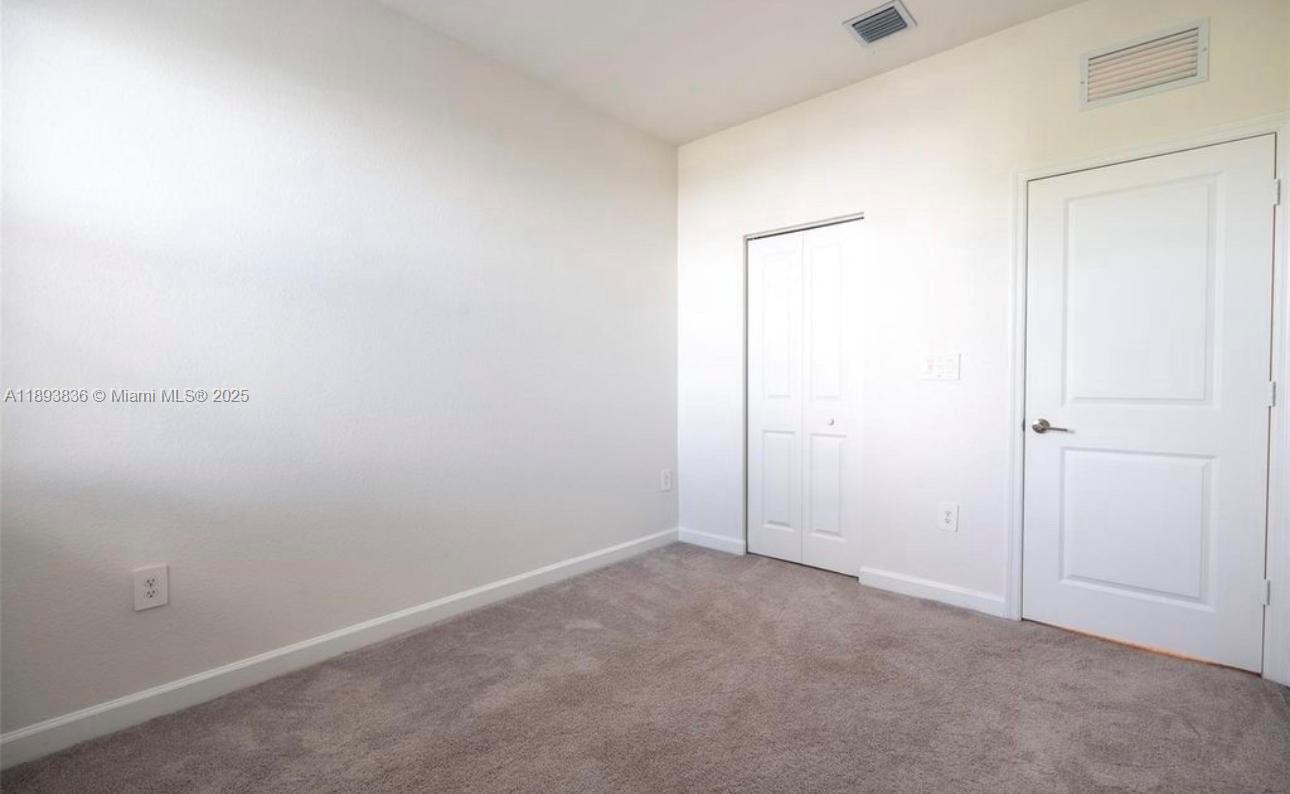 SILVER PALM RESIDENTIAL H - Residential Lease