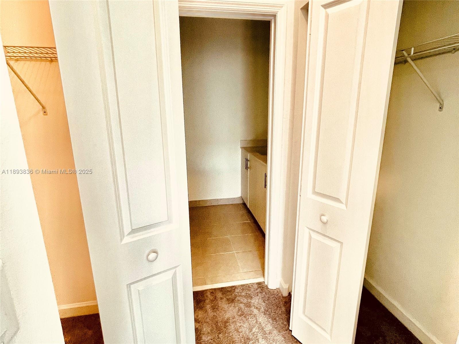 SILVER PALM RESIDENTIAL H - Residential Lease