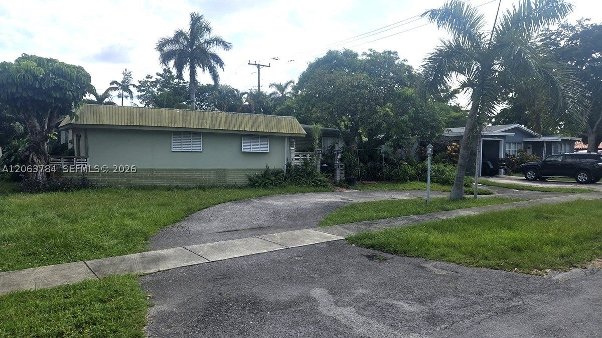 185 NE 129th St