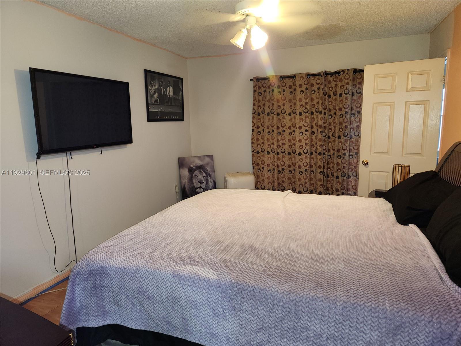 MONTEREY VILLAGE-TWO COND - Residential