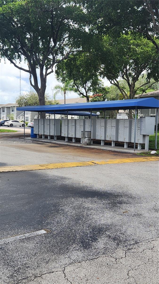 466 NE 210th Cir Ter 201-10