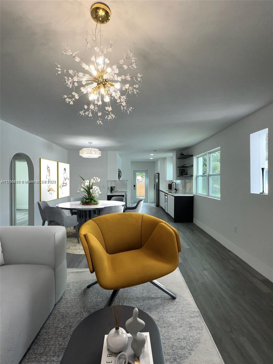 17TH AVE MANOR - Residential