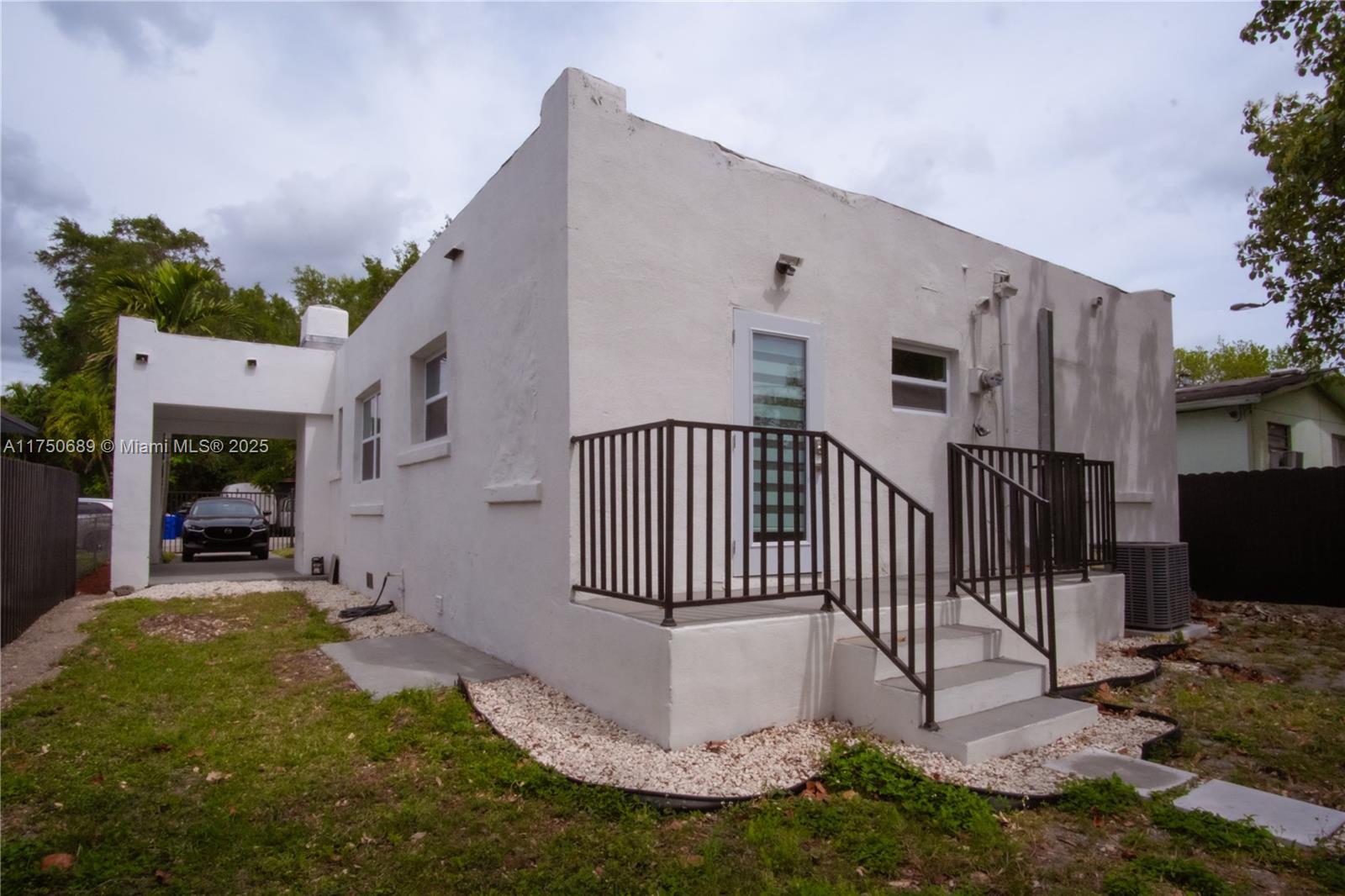 17TH AVE MANOR - Residential