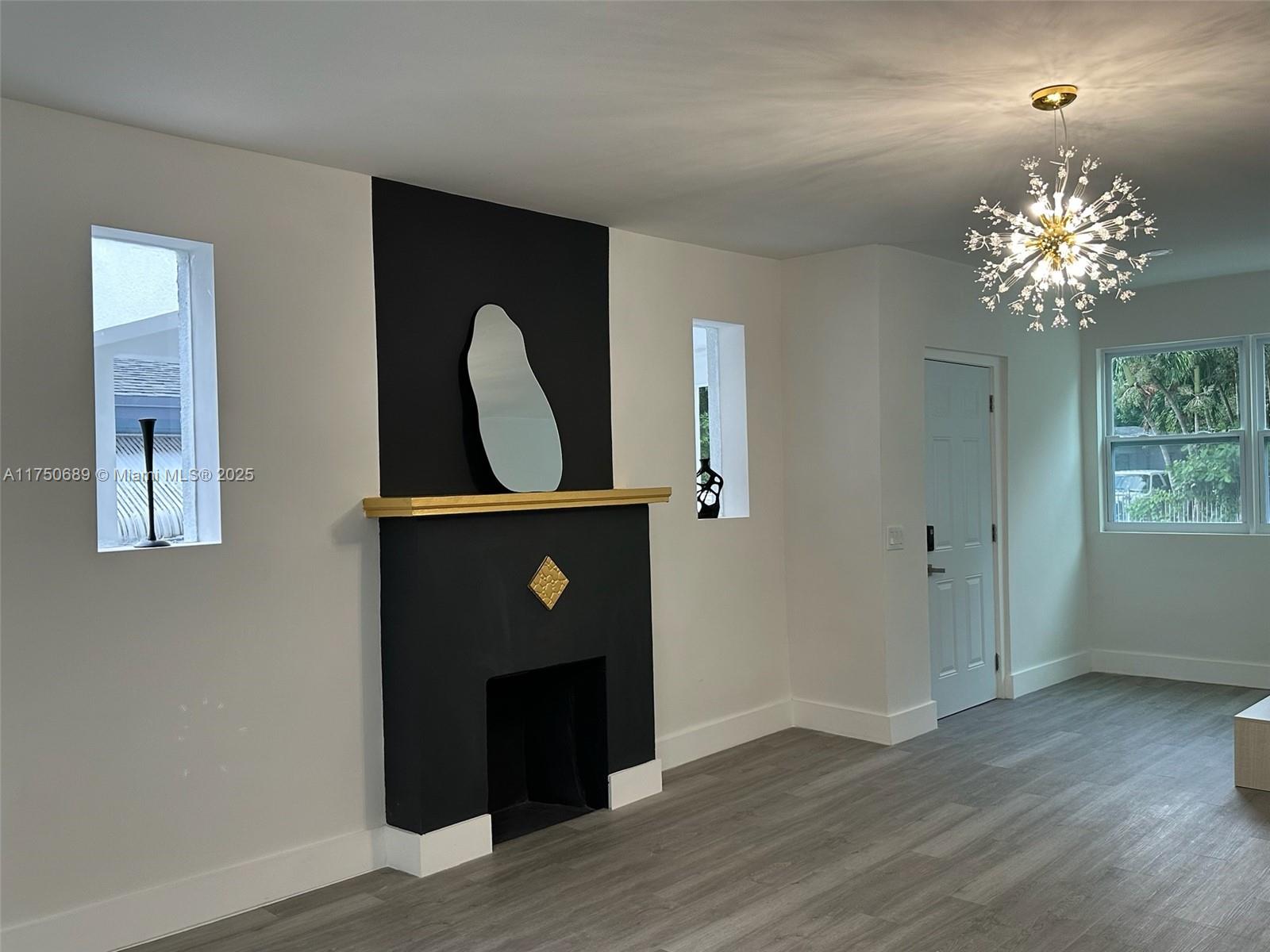 17TH AVE MANOR - Residential