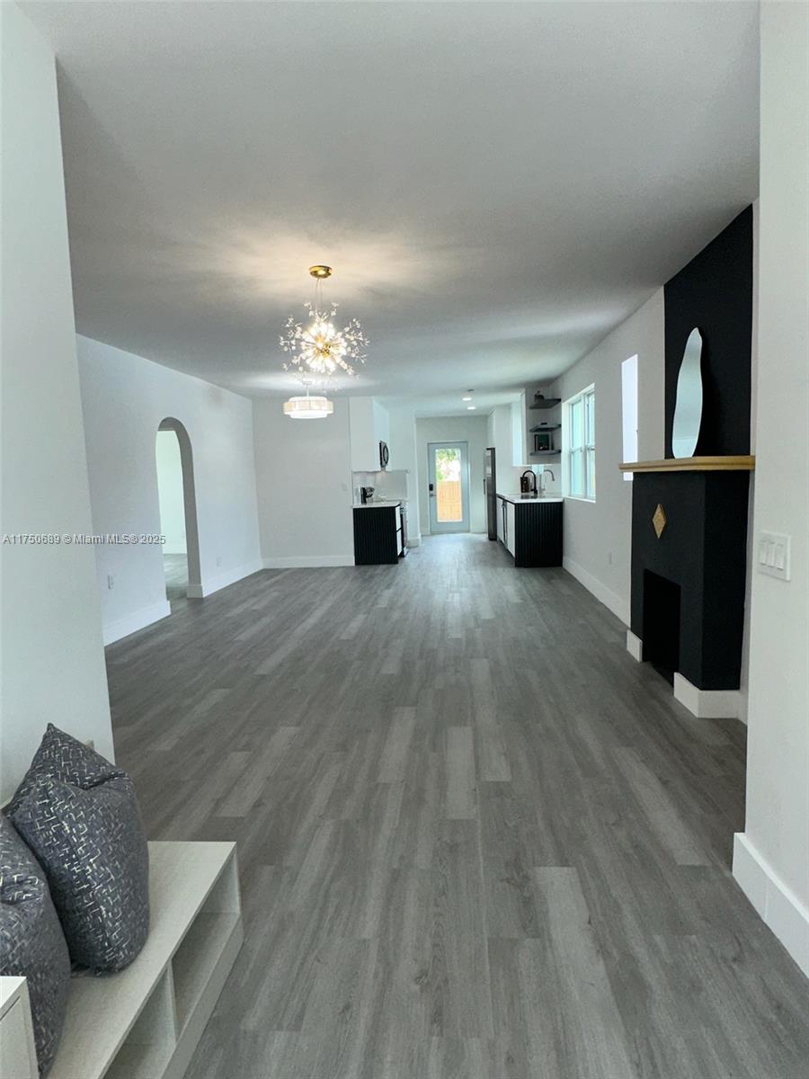 17TH AVE MANOR - Residential