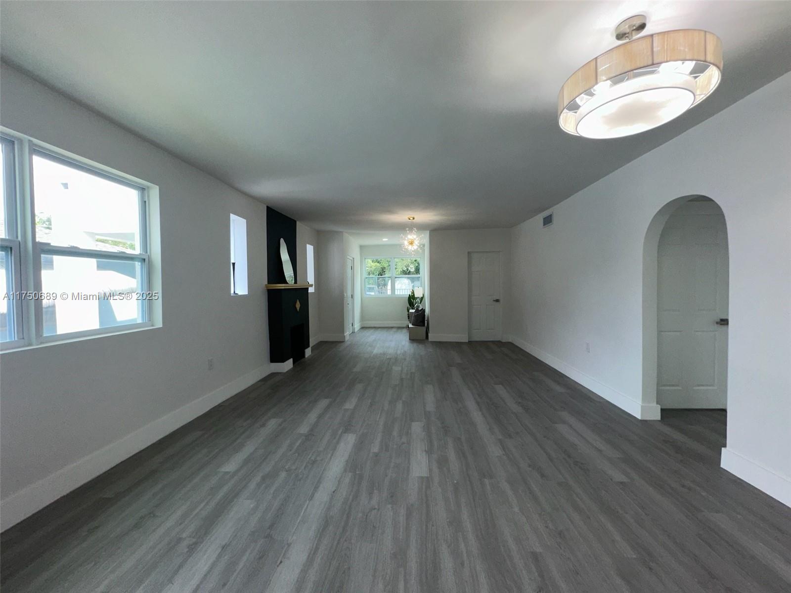 17TH AVE MANOR - Residential