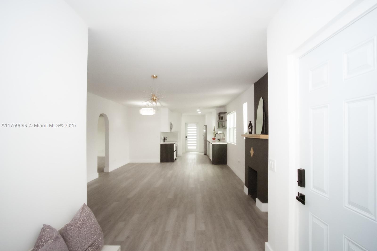 17TH AVE MANOR - Residential