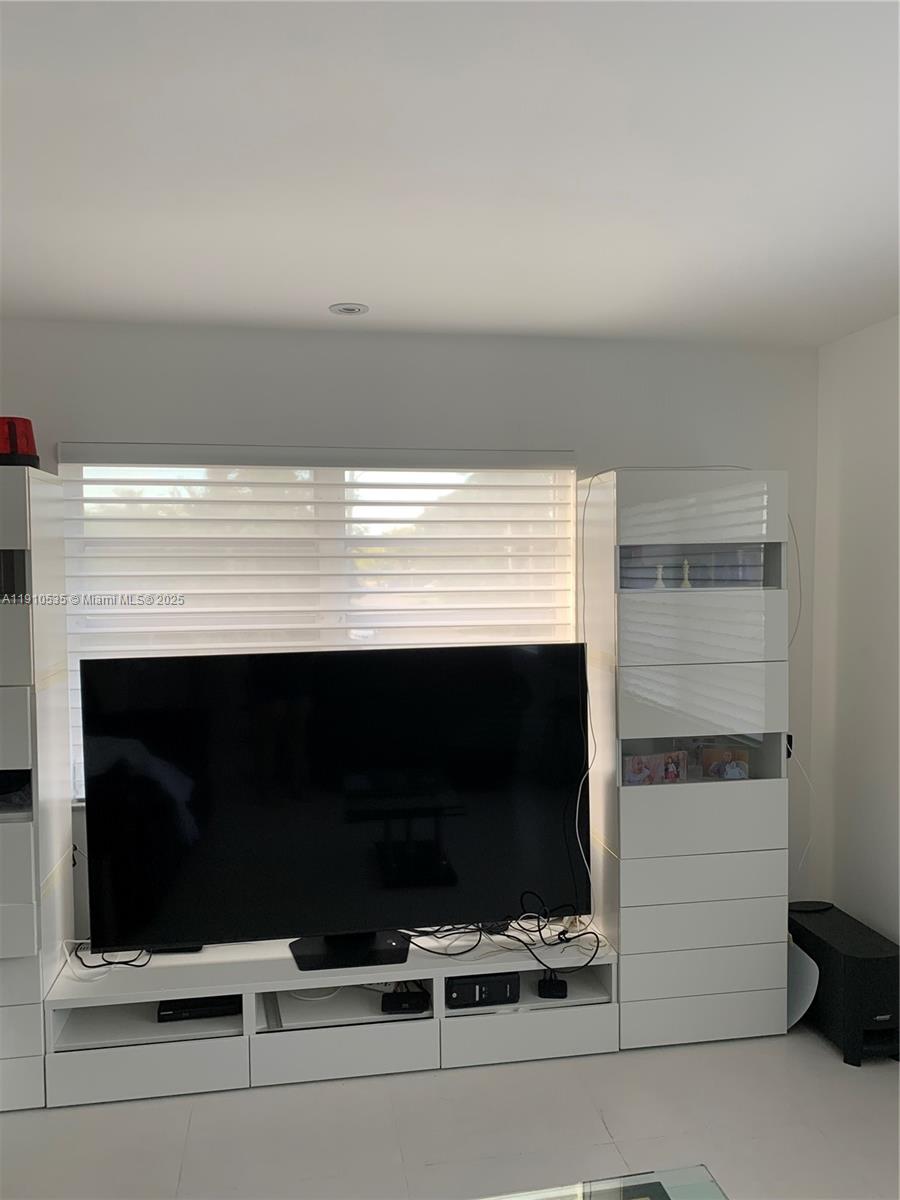 WESTCHESTER ARMS CO-OP - Residential