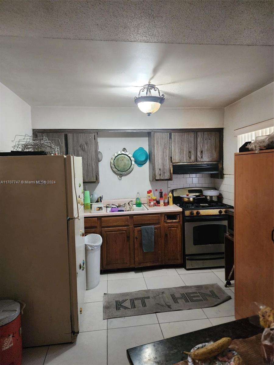 317 NW 3rd St