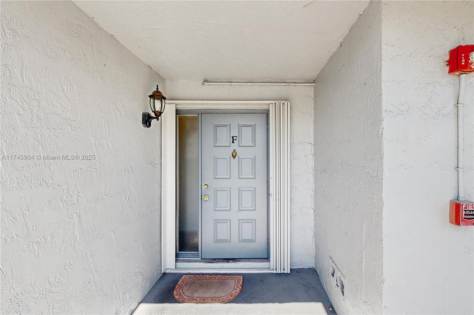 LAKESHORE CONDO 6 - Residential