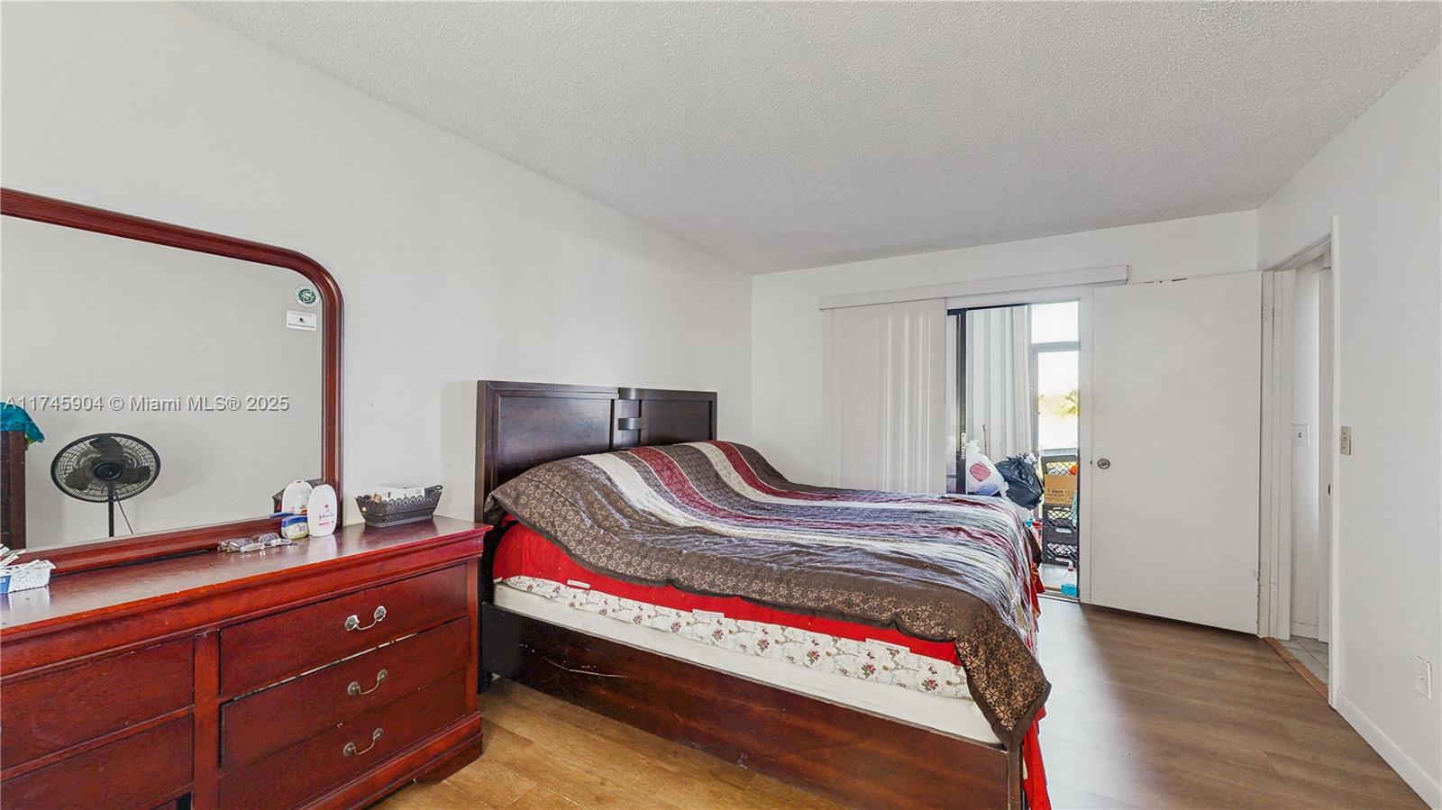 LAKESHORE CONDO 6 - Residential
