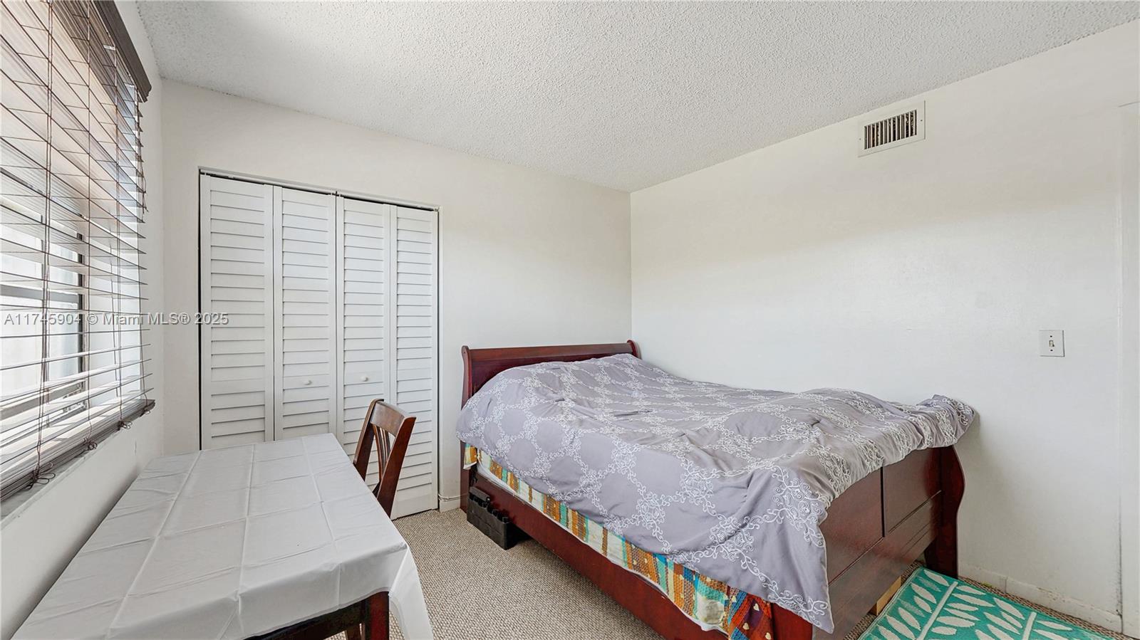 LAKESHORE CONDO 6 - Residential