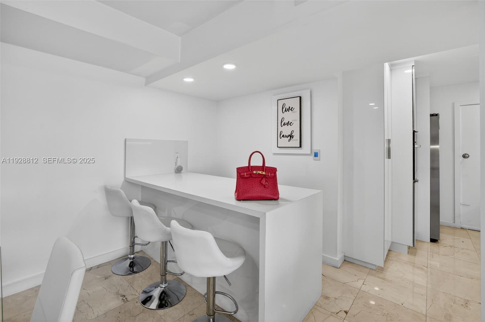 COLONY BAY HARBOR APTS CO - Residential