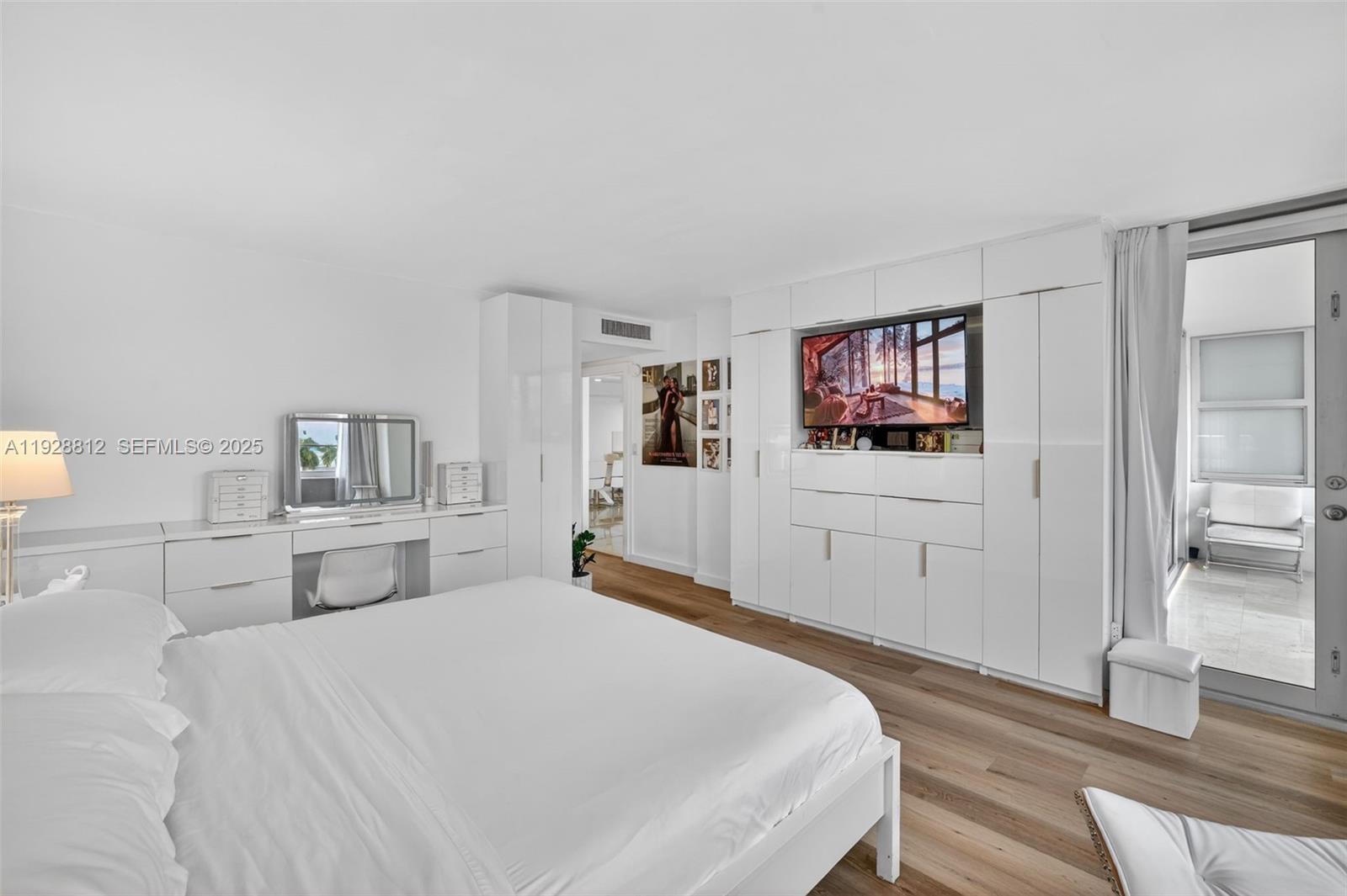 COLONY BAY HARBOR APTS CO - Residential