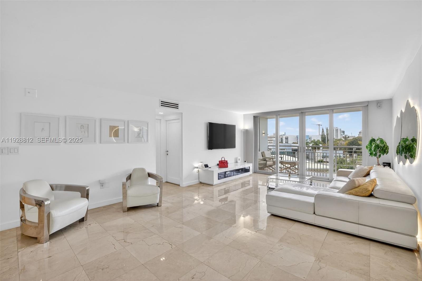 COLONY BAY HARBOR APTS CO - Residential